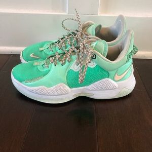 USED PG 5 Green Glow - Play For The Future Size 8.5